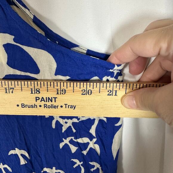 Anthropology Maeve Enna Blue White Bird Print Sleeveless Blouse Sz 10 Flowy - Picture 5 of 6